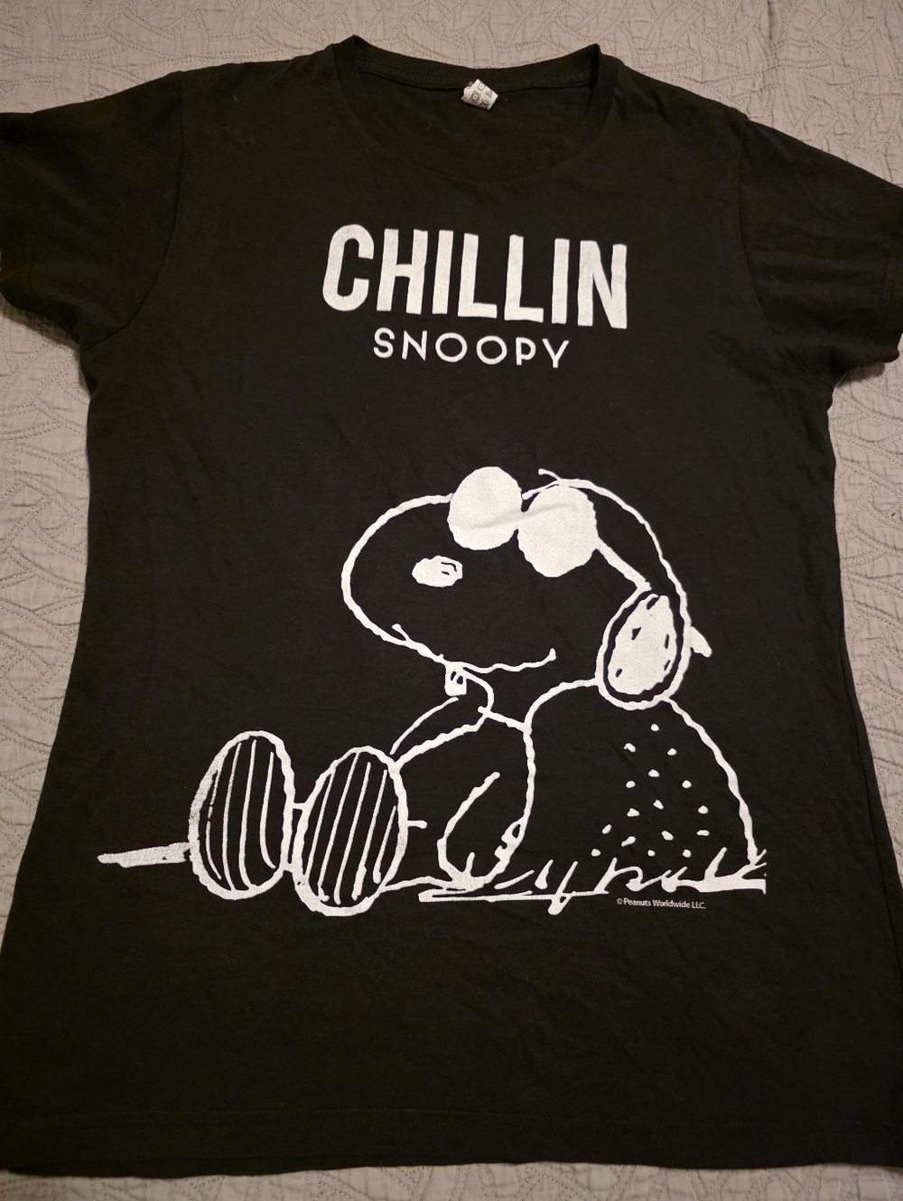 Peanuts Black 'Chillin Snoopy' Short Sleeve Tee - Picture 3 of 4